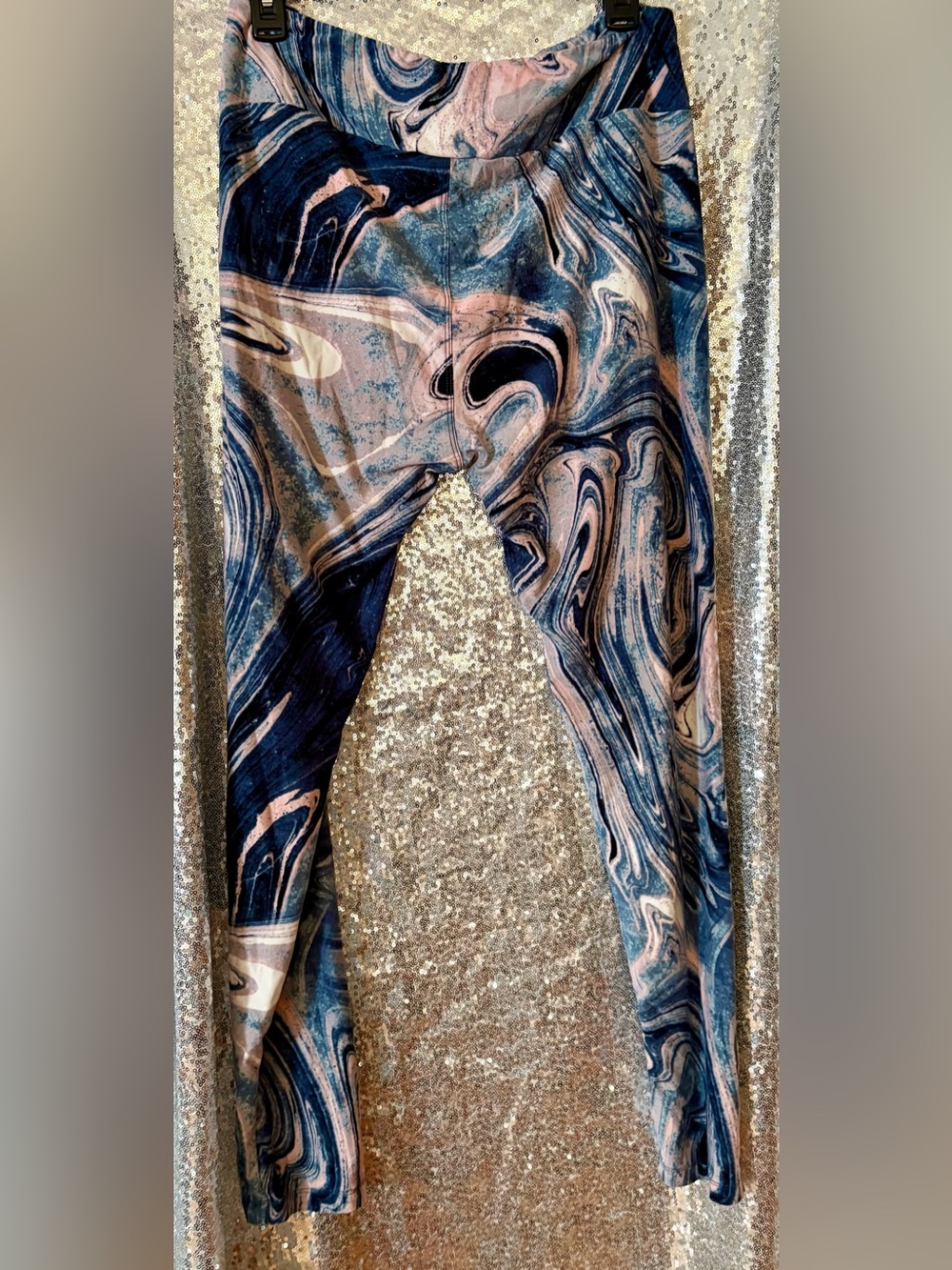 LuLaRoe Marble-Print Leggings in Navy and Blush